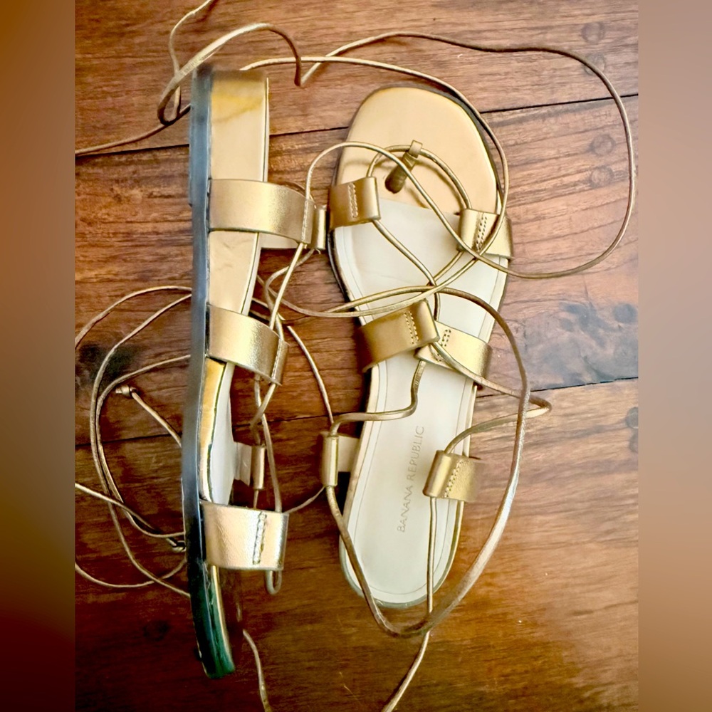 Banana Republic Gladiator Lace up sandals Metallic Gold Sandals Size 6.5 - Picture 4 of 5